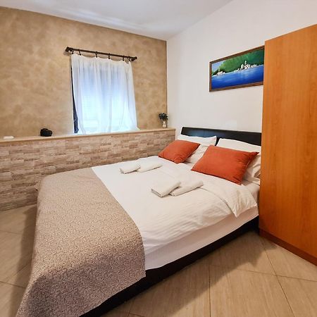 Step To Kotor Bay St-Oliv Apartman Kültér fotó